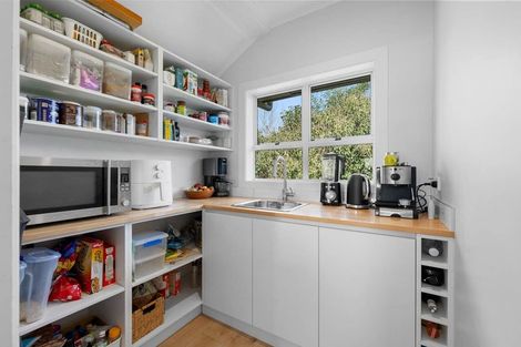 Photo of property in 29 Glenfern Road, Mellons Bay, Auckland, 2014