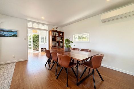 Photo of property in 108 Dyers Pass Road, Cashmere, Christchurch, 8022