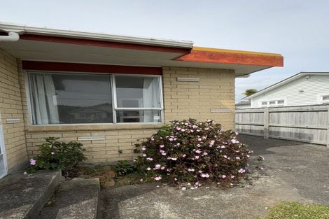 Photo of property in 2/122 William Street, Petone, Lower Hutt, 5012