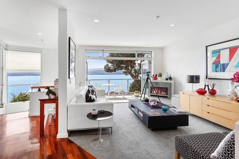 Photo of property in 363u2 Karaka Bay Road, Karaka Bays, Wellington, 6022