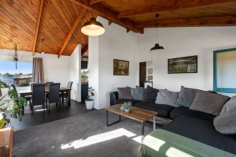 Photo of property in 28b Poplar Grove, Whalers Gate, New Plymouth, 4310