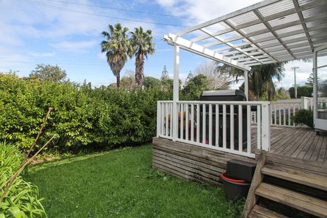 Photo of property in 4 Mceldowney Road, Titirangi, Auckland, 0604