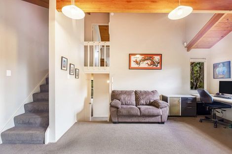 Photo of property in 15 Kaurimu Rise, Titirangi, Auckland, 0604