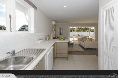 Photo of property in 19 Mackenzie Street, Te Atatu South, Auckland, 0610