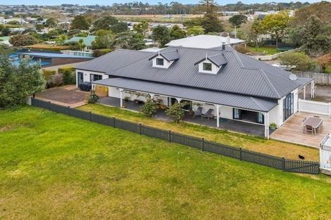 Photo of property in 741a Swanson Road, Swanson, Auckland, 0612
