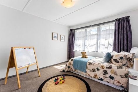 Photo of property in 198 Waddington Drive, Naenae, Lower Hutt, 5011