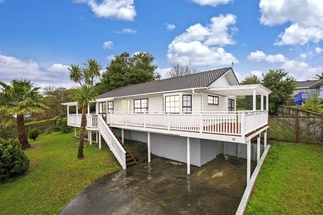 Photo of property in 13 Santiago Crescent, Unsworth Heights, Auckland, 0632