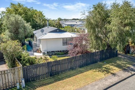 Photo of property in 20 Linwood Drive, Paraparaumu, 5032