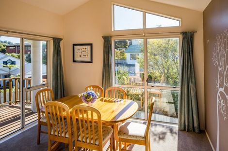 Photo of property in 51 Saunders Close, Whitby, Porirua, 5024