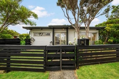 Photo of property in 174 Orangi Kaupapa Road, Northland, Wellington, 6012