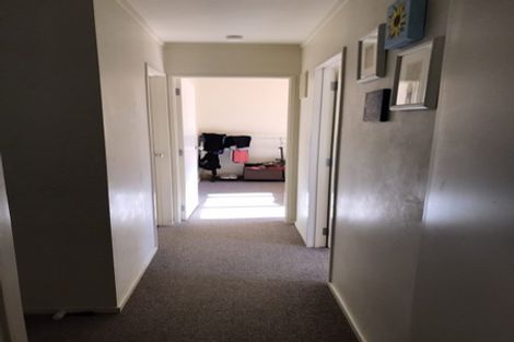 Photo of property in 6a Sunward Rise, Glenfield, Auckland, 0629