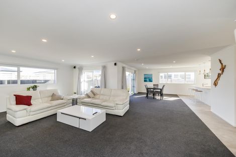 Photo of property in 34 Shamrock Street, Takaro, Palmerston North, 4412