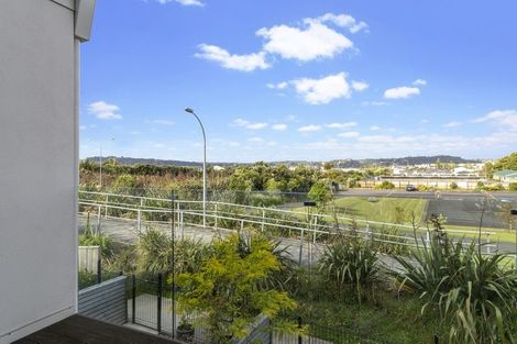 Photo of property in 40 Memorial Park Lane, Hobsonville, Auckland, 0618