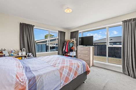 Photo of property in 167 Queenspark Drive, Parklands, Christchurch, 8083
