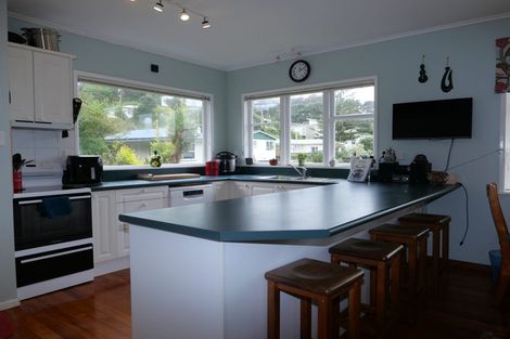 Photo of property in 82 Severn Street, Island Bay, Wellington, 6023