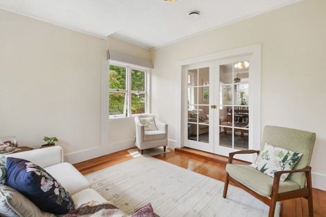 Photo of property in 1/6 Valley Road, Northcote, Auckland, 0626