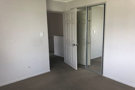 Photo of property in 13 Bushpark Place, Flat Bush, Auckland, 2016