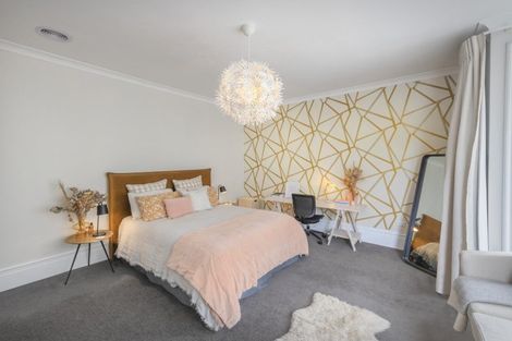Photo of property in 18 Austin Street, Mount Victoria, Wellington, 6011
