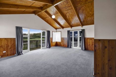 Photo of property in 52 Kawei Road, Ohawe, Hawera, 4671