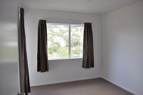 Photo of property in 10 Kopiko Way, Brooklyn, Wellington, 6021