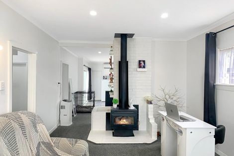 Photo of property in 129 Mcmurdo Street, Tinwald, Ashburton, 7700