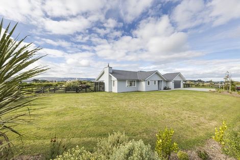 Photo of property in 25 Hartwell Drive, Kelvin Grove, Palmerston North, 4470