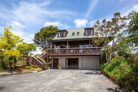 Photo of property in 129 Lorraine Place, Whangamata, 3620