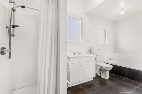 Photo of property in 17 Medway Street, Island Bay, Wellington, 6023