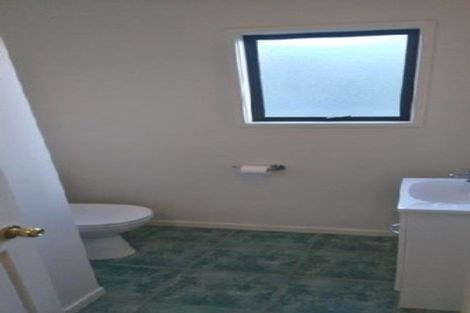 Photo of property in 8 Northcross Drive, Oteha, Auckland, 0632