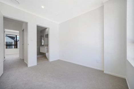 Photo of property in 52 Waipuhinui Way, Wiri, Auckland, 2104