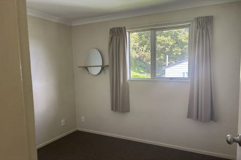 Photo of property in 91-91a Stewart Drive, Newlands, Wellington, 6037