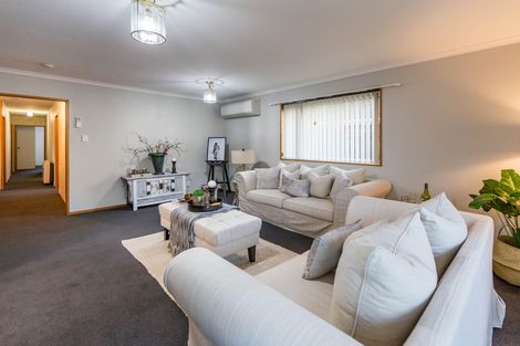 Photo of property in 15 Showgate Avenue, Sockburn, Christchurch, 8042