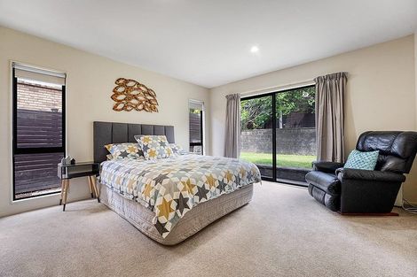 Photo of property in 23 Malin Place, Pinehill, Auckland, 0632