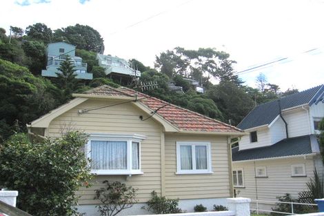 Photo of property in 54 Ferry Street, Seatoun, Wellington, 6022