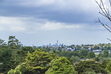 Photo of property in 8 Chrome Place, Henderson, Auckland, 0612