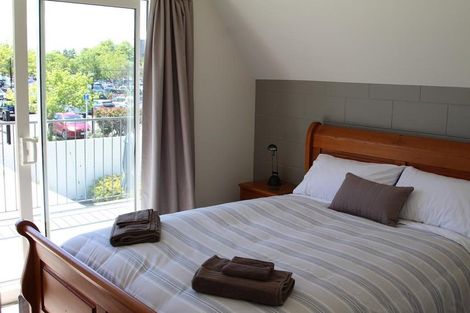 Photo of property in 122 Office Road, Merivale, Christchurch, 8014