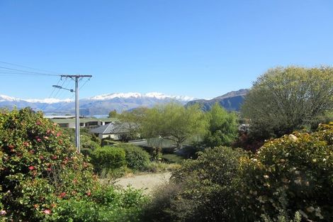 Photo of property in 61 Manuka Crescent, Wanaka, 9305