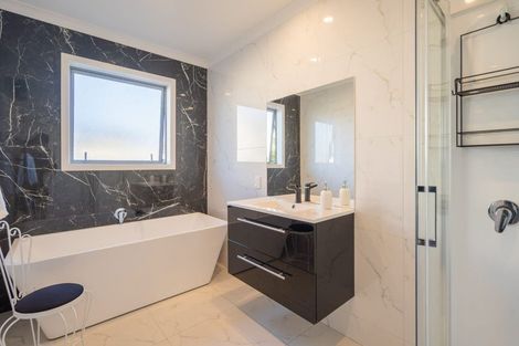 Photo of property in 9 Bridford Way, Paraparaumu, 5032