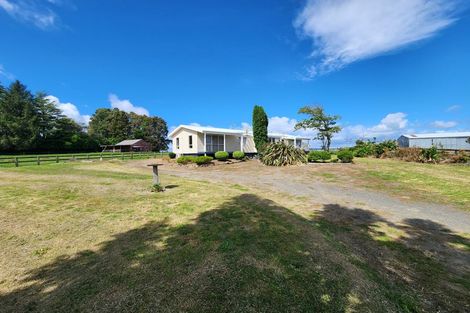 Photo of property in 15 Locket Road, Glenfield, Auckland, 0629