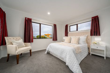 Photo of property in 2 Comber Place, Johnsonville, Wellington, 6037
