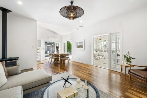 Photo of property in 2/40a Norwood Road, Bayswater, Auckland, 0622