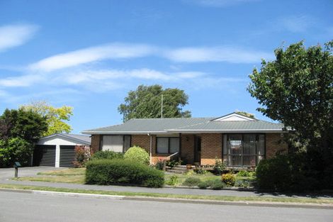 Photo of property in 2/2 Geraldo Place, Russley, Christchurch, 8042