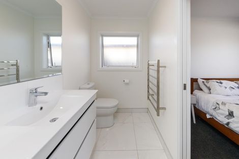 Photo of property in 34 Shamrock Street, Takaro, Palmerston North, 4412