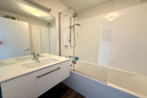 Photo of property in 2/79 Beachville Road, Redcliffs, Christchurch, 8081