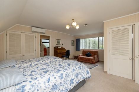 Photo of property in 2 Lavinia Grove, Waikanae Beach, Waikanae, 5036