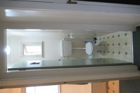 Photo of property in 42 Kenmore Street, Newlands, Wellington, 6037