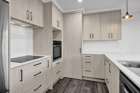 Photo of property in 30a Hunter Street, Hawera, 4610