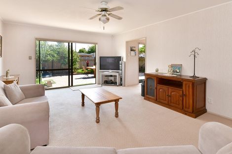 Photo of property in 19 Lillian Place, Orewa, 0931