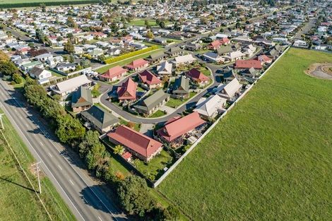 Photo of property in Rangeview Villas, 53/9 Fuller Close, Levin, 5510