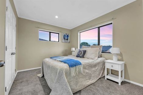 Photo of property in 9 Makora Road, Massey, Auckland, 0614